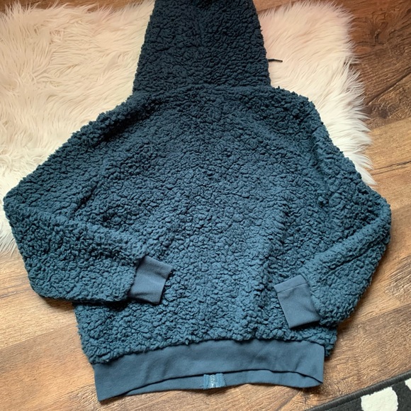 Jacket - Picture 2 of 10